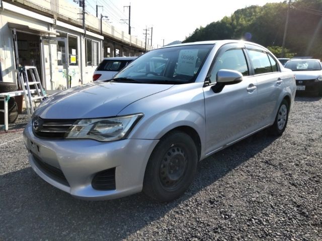 996 Toyota Corolla axio NZE161 2012 г. (LUM Kobe Nyusatsu)